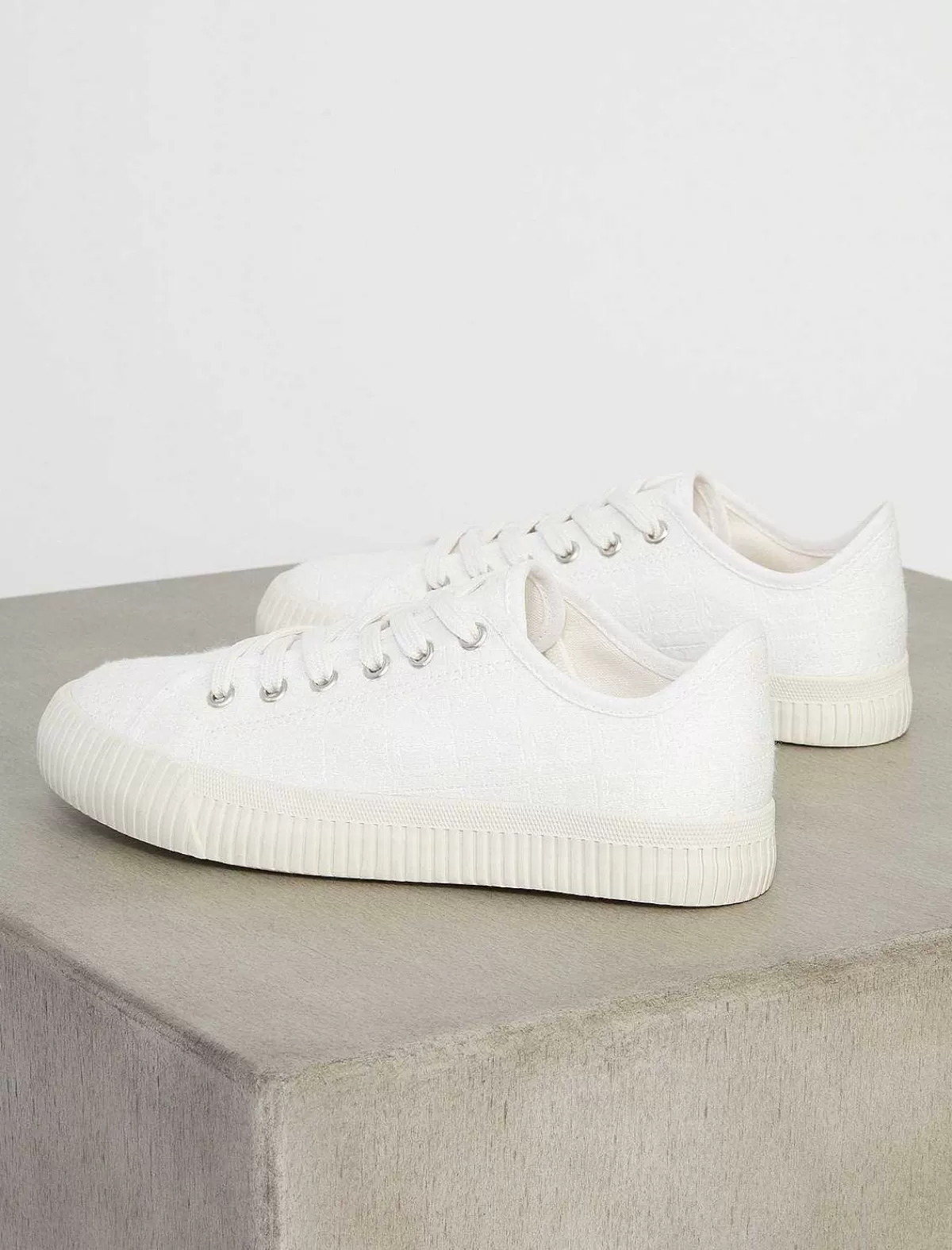 Fashion Sports Shoes With Spikes Women Shoes
